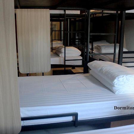 Phuket Marine Poshtel - Sha Plus Chalong Buitenkant foto
