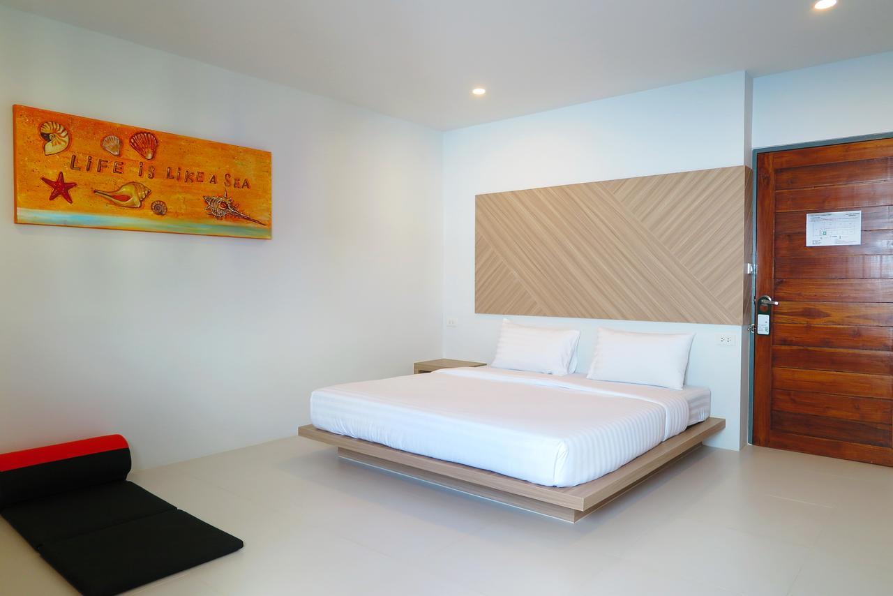 Phuket Marine Poshtel - Sha Plus Chalong Buitenkant foto