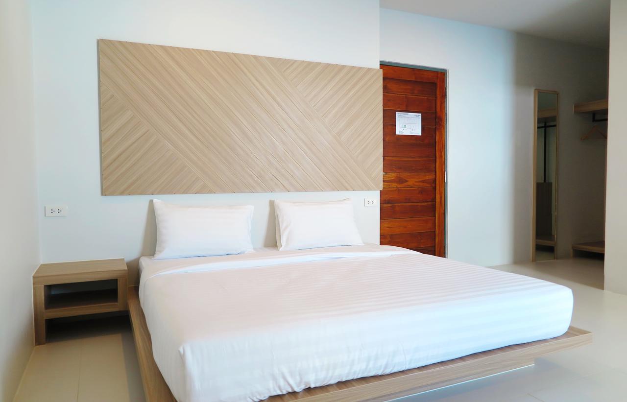Phuket Marine Poshtel - Sha Plus Chalong Buitenkant foto