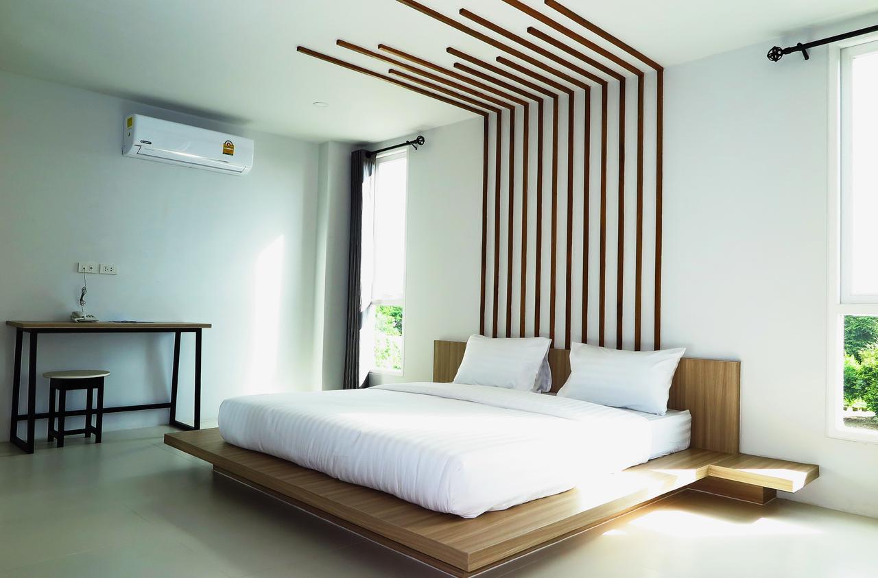 Phuket Marine Poshtel - Sha Plus Chalong Buitenkant foto