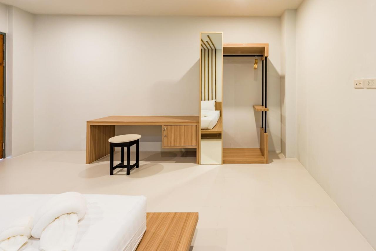 Phuket Marine Poshtel - Sha Plus Chalong Buitenkant foto