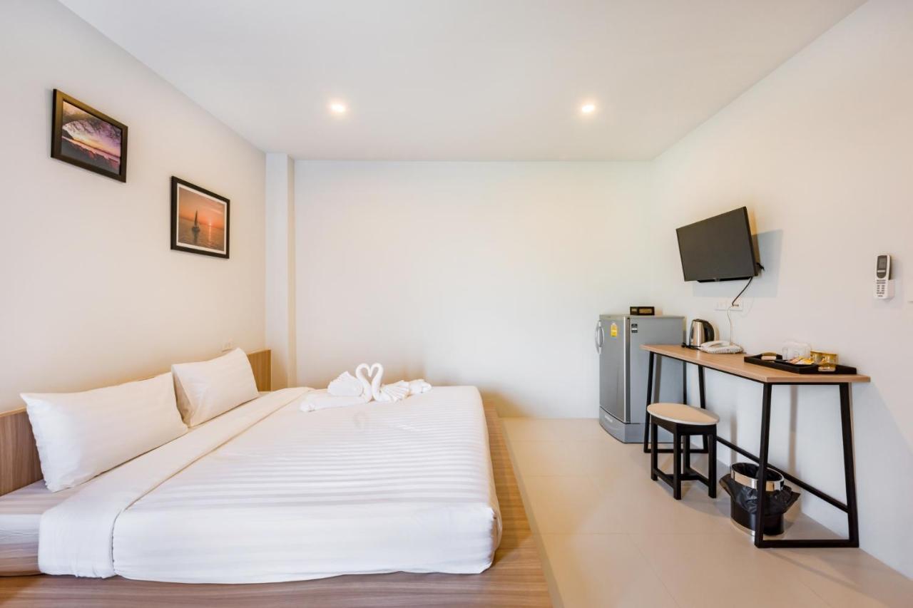 Phuket Marine Poshtel - Sha Plus Chalong Buitenkant foto