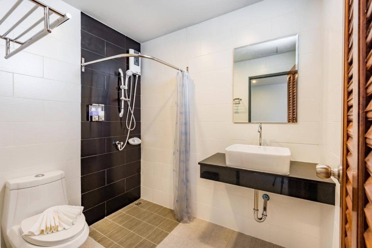 Phuket Marine Poshtel - Sha Plus Chalong Buitenkant foto