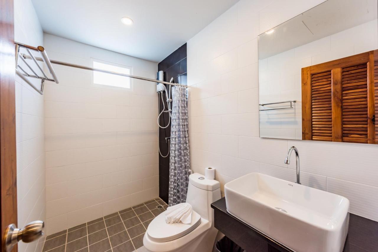 Phuket Marine Poshtel - Sha Plus Chalong Buitenkant foto