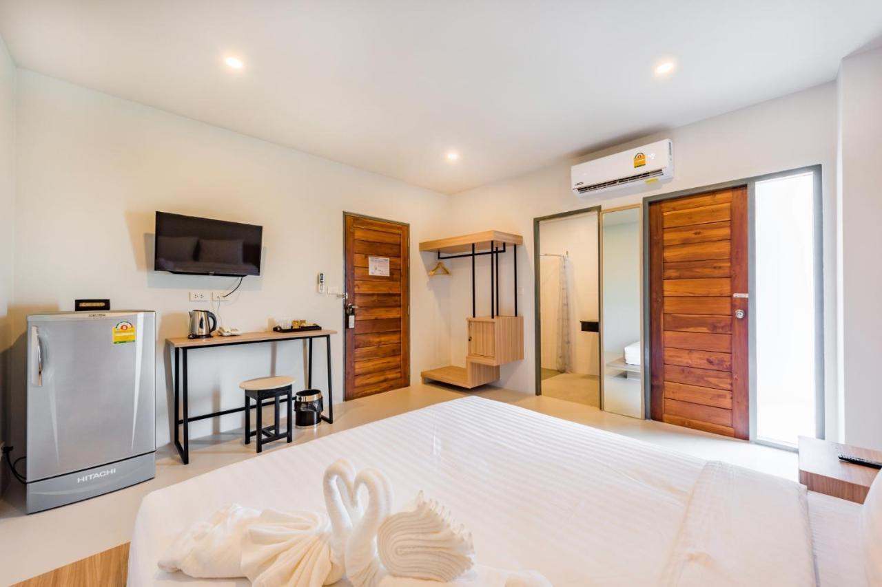 Phuket Marine Poshtel - Sha Plus Chalong Buitenkant foto