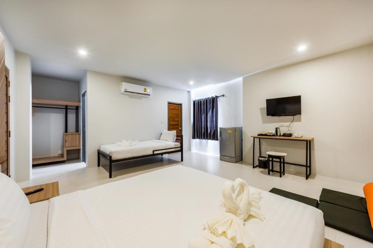 Phuket Marine Poshtel - Sha Plus Chalong Buitenkant foto
