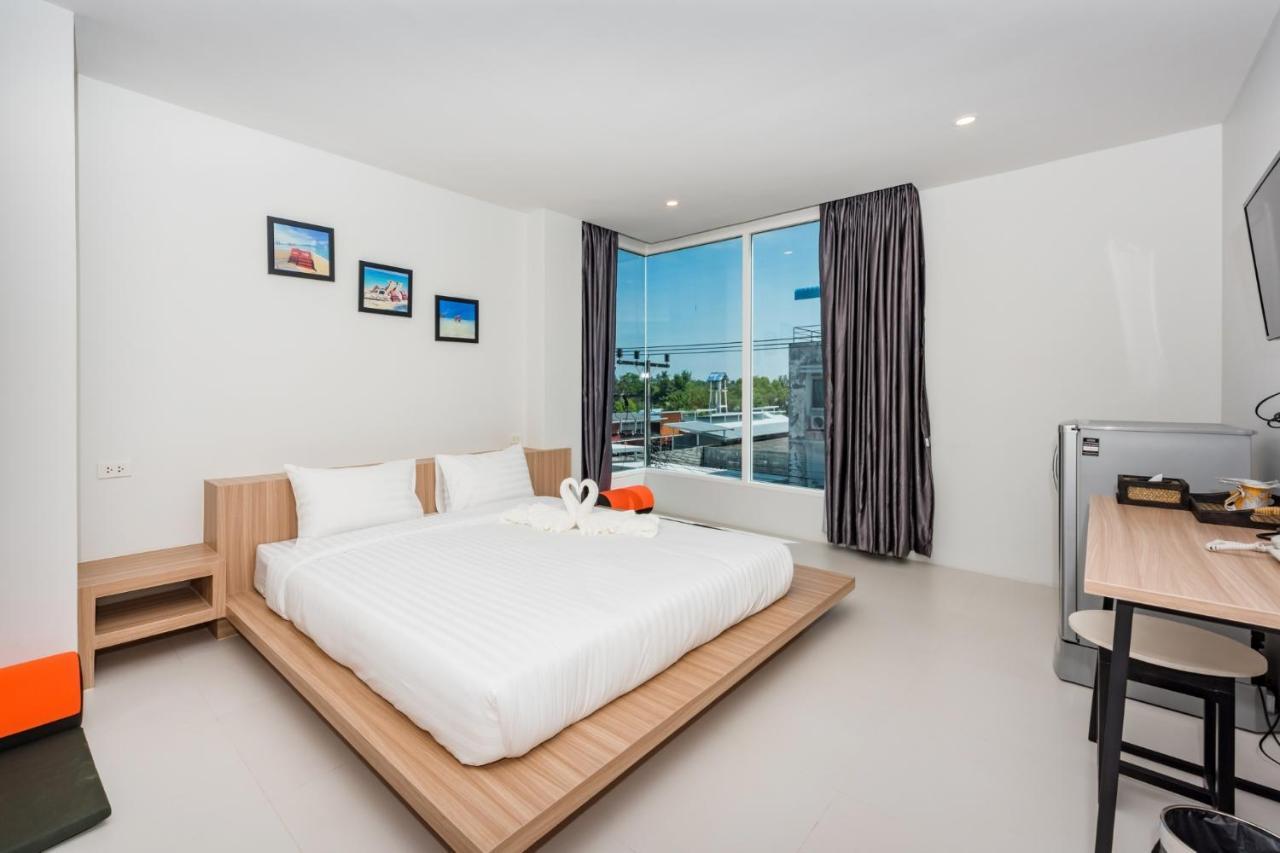 Phuket Marine Poshtel - Sha Plus Chalong Buitenkant foto